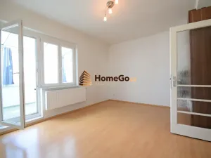 Pronájem bytu 1+1, Praha - Nusle, U gymnázia, 45 m2