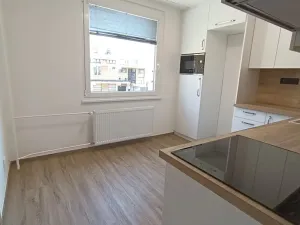 Pronájem bytu 3+1, Nové Město nad Metují, Nad Stadionem, 74 m2