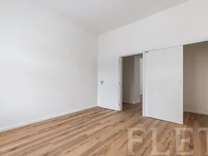 Prodej bytu 2+kk, Praha - Holešovice, U Uranie, 49 m2