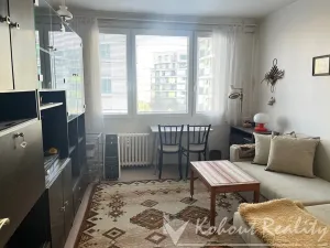 Pronájem bytu 1+kk, Praha - Malešice, Počernická, 28 m2