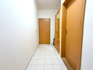 Pronájem bytu 2+kk, Jesenice, Za Rybníkem, 56 m2