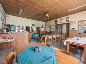 Prodej restaurace, Klamoš, 865 m2