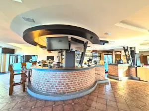 Pronájem restaurace, Praha - Kobylisy, Kyselova, 460 m2