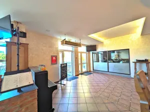 Pronájem restaurace, Praha - Kobylisy, Kyselova, 460 m2