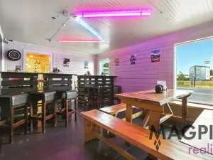 Pronájem restaurace, Praha - Uhříněves, Přátelství, 172 m2