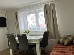 Pronájem rodinného domu, Bánov, 133 m2