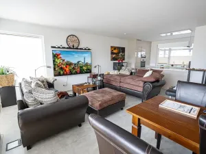 Prodej rodinného domu, Králův Dvůr, Na Vinohradech, 140 m2