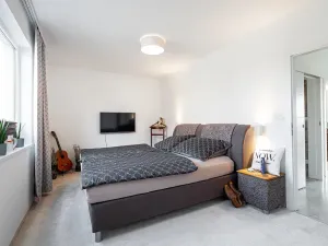 Prodej rodinného domu, Králův Dvůr, Na Vinohradech, 140 m2