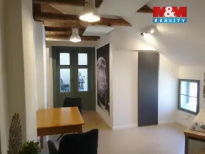 Pronájem bytu 2+kk, Praha, Janáčkovo nábřeží, 40 m2