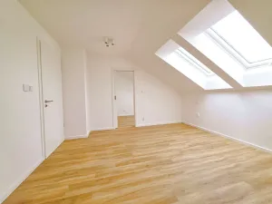 Pronájem rodinného domu, Zeleneč, 170 m2