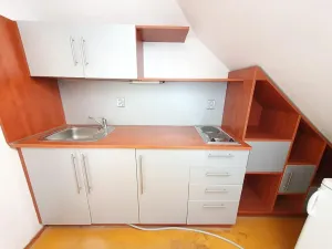 Pronájem kanceláře, Praha - Smíchov, Na Hřebenkách, 200 m2