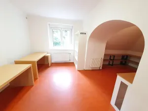 Pronájem kanceláře, Praha - Smíchov, Na Hřebenkách, 200 m2