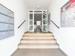 Prodej bytu 1+kk, Praha - Libeň, Nad Okrouhlíkem, 47 m2