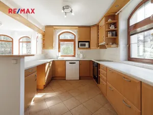 Prodej bytu 6+kk a větší, Tuchoměřice, Ke Statenicím, 347 m2