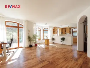 Prodej bytu 6+kk a větší, Tuchoměřice, Ke Statenicím, 347 m2