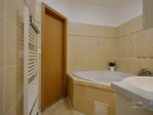 Prodej bytu 2+1, Chlumec, Stradovská, 64 m2