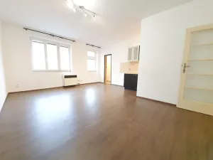 Pronájem bytu 1+kk, Praha - Nusle, Bohuslava ze Švamberka, 34 m2