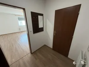 Pronájem bytu 1+kk, Praha - Libeň, Pod plynojemem, 36 m2