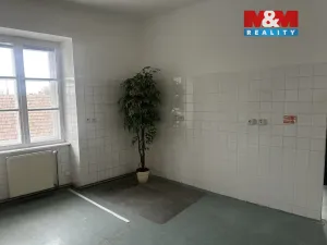 Pronájem obchodního prostoru, Slavkov u Brna, Palackého náměstí, 71 m2