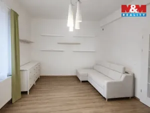 Pronájem bytu 2+kk, Jinočany, Náměstí 5. května, 43 m2