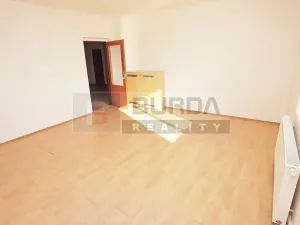 Pronájem kanceláře, Neratovice, 514 m2