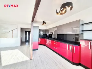 Prodej bytu 3+1, Kladno, Vašíčkova, 77 m2