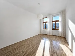 Pronájem bytu 1+kk, Praha - Holešovice, Na Maninách, 32 m2