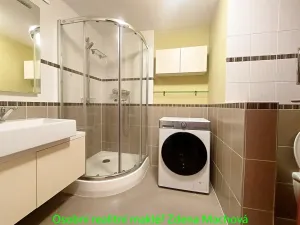 Pronájem bytu 3+kk, Praha - Strašnice, Gutova, 87 m2