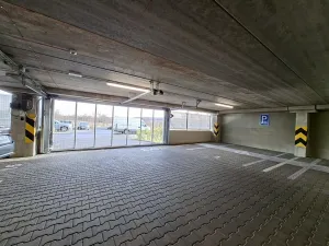 Pronájem garážového stání, Praha - Černý Most, Bryksova, 12 m2