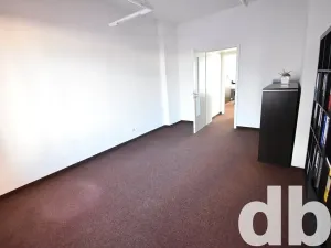 Pronájem kanceláře, Karlovy Vary, Bělehradská, 112 m2