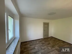 Pronájem bytu 1+1, Uherský Brod, Na Dlouhých, 29 m2