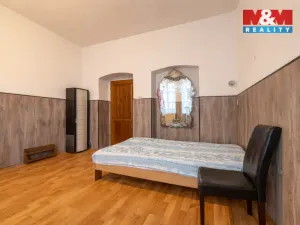 Prodej bytu 3+1, Nový Bor - Arnultovice, Gen. Svobody, 183 m2