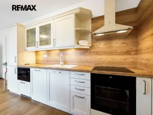 Pronájem bytu 1+kk, Praha - Smíchov, Kobrova, 43 m2