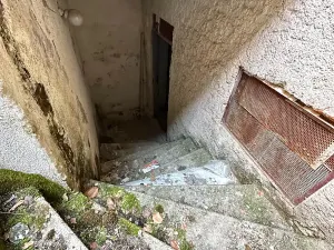 Prodej garáže, Karlovy Vary, Svahová, 100 m2