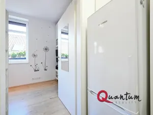 Prodej bytu 1+kk, Praha - Uhříněves, Bečovská, 20 m2