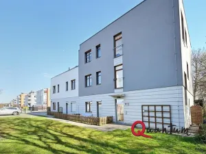 Prodej bytu 1+kk, Praha - Uhříněves, Bečovská, 20 m2