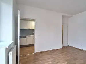 Pronájem bytu 2+1, Praha - Smíchov, Podbělohorská, 41 m2