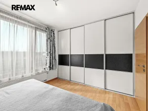 Pronájem bytu 2+kk, Praha - Vysočany, Sousedíkova, 55 m2