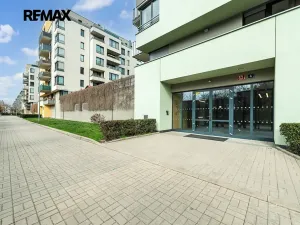 Pronájem bytu 2+kk, Praha - Vysočany, Sousedíkova, 55 m2