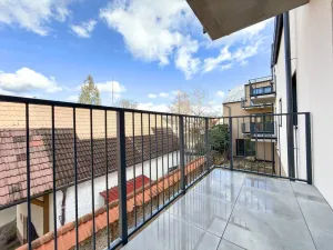 Prodej bytu 4+kk, Praha - Holyně, náměstí Pod lípou, 127 m2