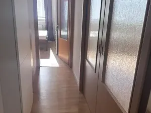 Pronájem bytu 2+kk, Praha - Řeporyje, Dělená, 57 m2