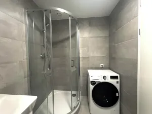 Pronájem bytu 1+kk, Praha - Vysočany, Poděbradská, 30 m2