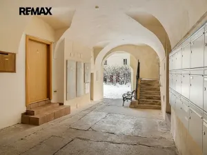 Prodej bytu 4+1, Praha - Malá Strana, Valdštejnská, 117 m2