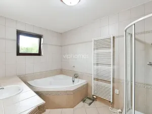 Pronájem vily, Průhonice, Jetelová, 370 m2