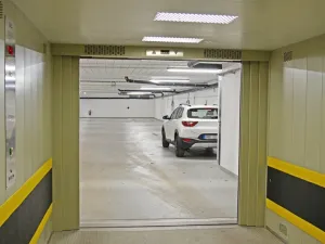 Pronájem garážového stání, Hradec Králové - Pražské Předměstí, 13 m2