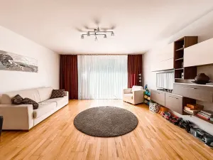 Pronájem bytu 1+kk, Praha - Žižkov, Ke kapslovně, 53 m2