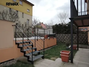 Pronájem bytu 2+kk, Praha - Smíchov, U Malvazinky, 40 m2