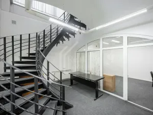 Pronájem kanceláře, Praha - Smíchov, Kořenského, 221 m2