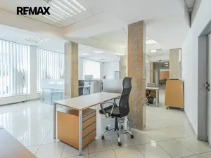 Pronájem kanceláře, Kladno, Osvoboz. pol. vězňů, 183 m2