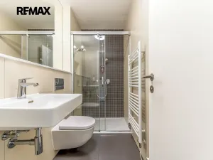 Pronájem rodinného domu, Praha - Dejvice, V Šáreckém údolí, 201 m2